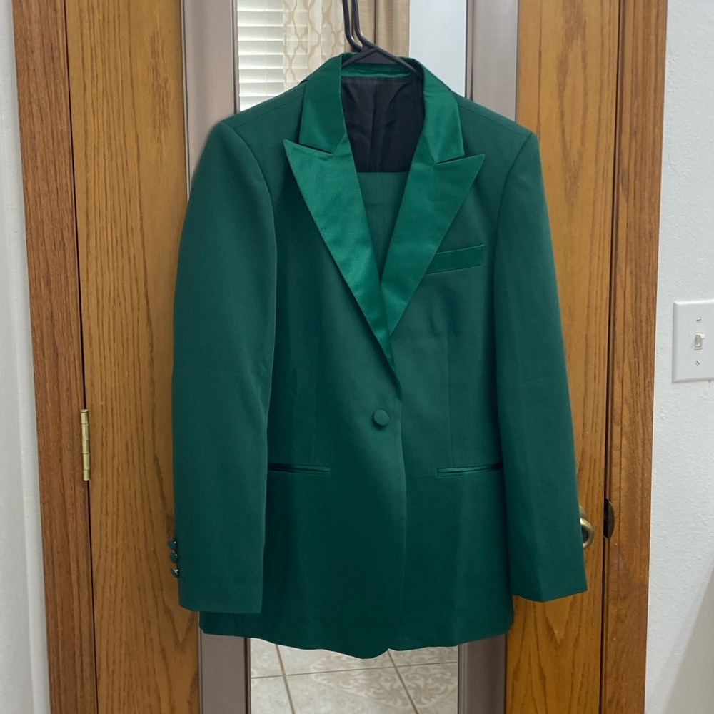 Emerald Green Suit Jacket and Slacks with Textured Fabric and Tailored Fit